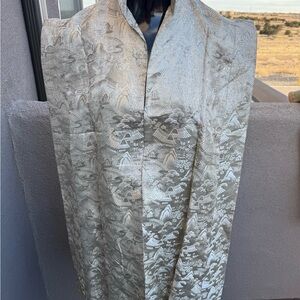 Vintage Japanese Silk Brocade Shawl – Crane & Pagoda Motif – Mint Condition